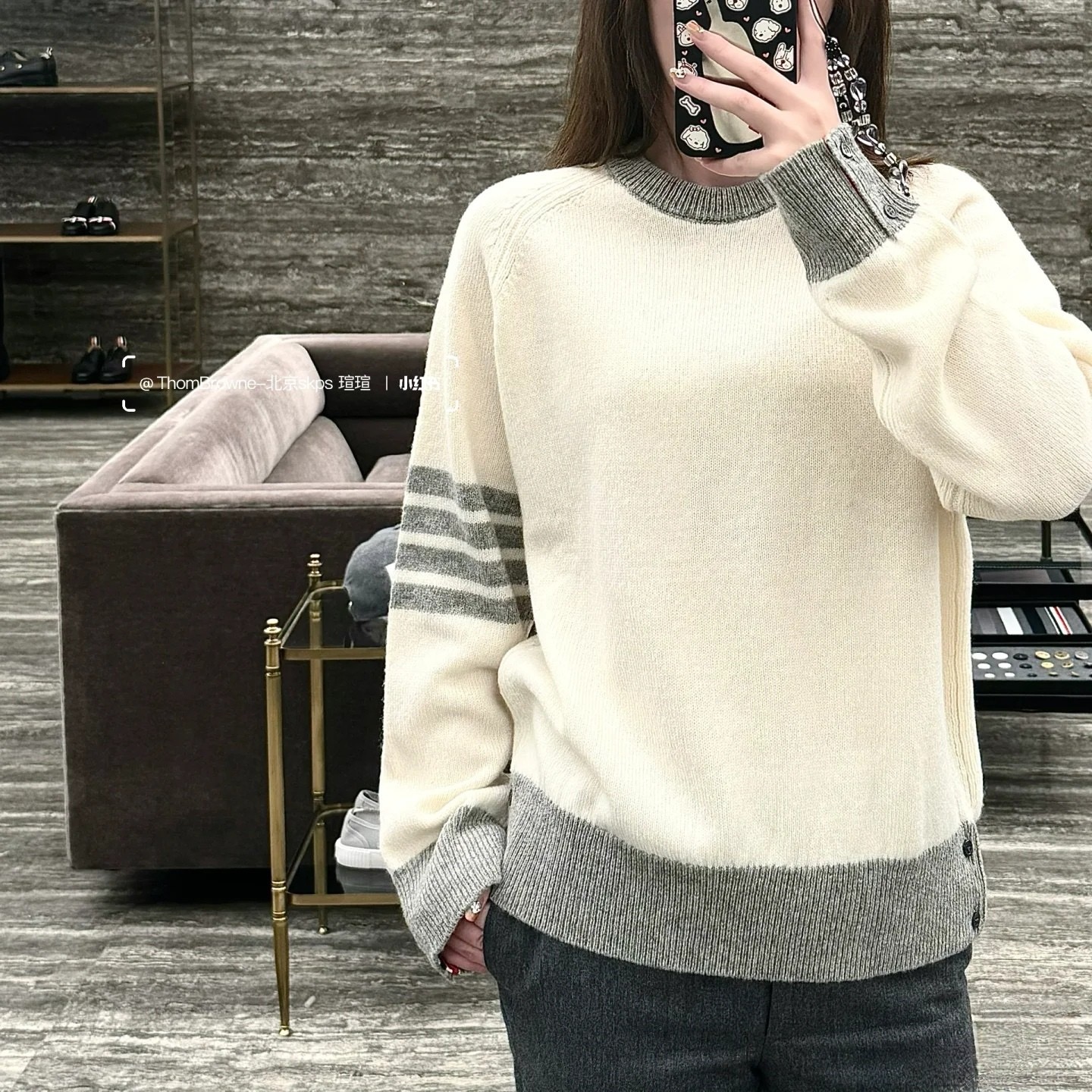 Thom Browne 톰브라운 울 블렌드 버튼 디테일 크루넥 니트 3