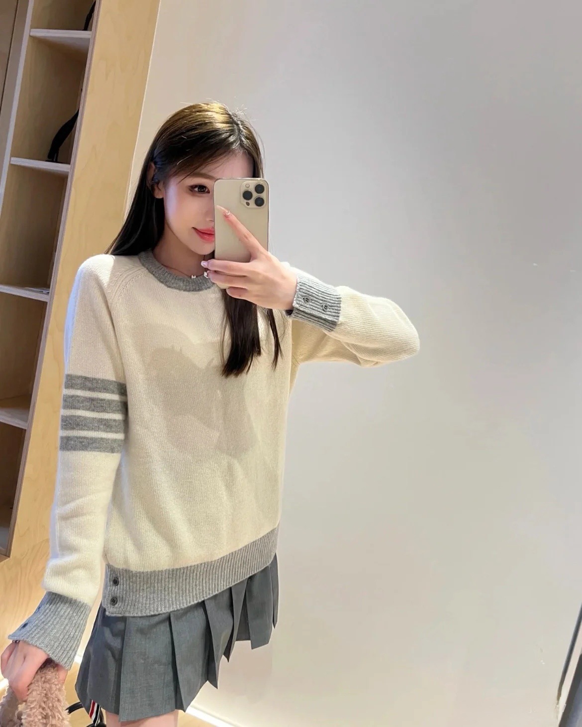 Thom Browne 톰브라운 울 블렌드 버튼 디테일 크루넥 니트 5