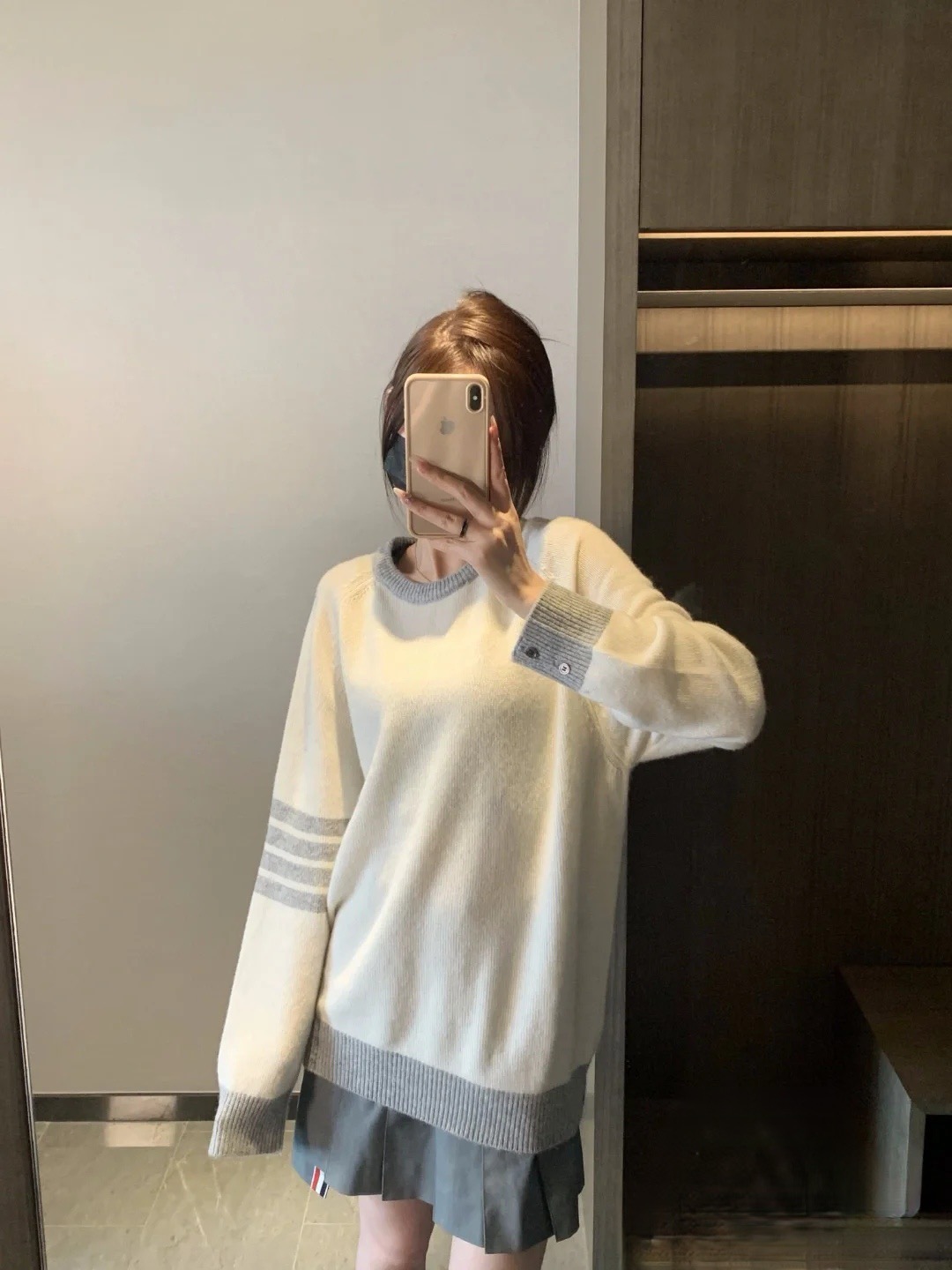 Thom Browne 톰브라운 울 블렌드 버튼 디테일 크루넥 니트 6