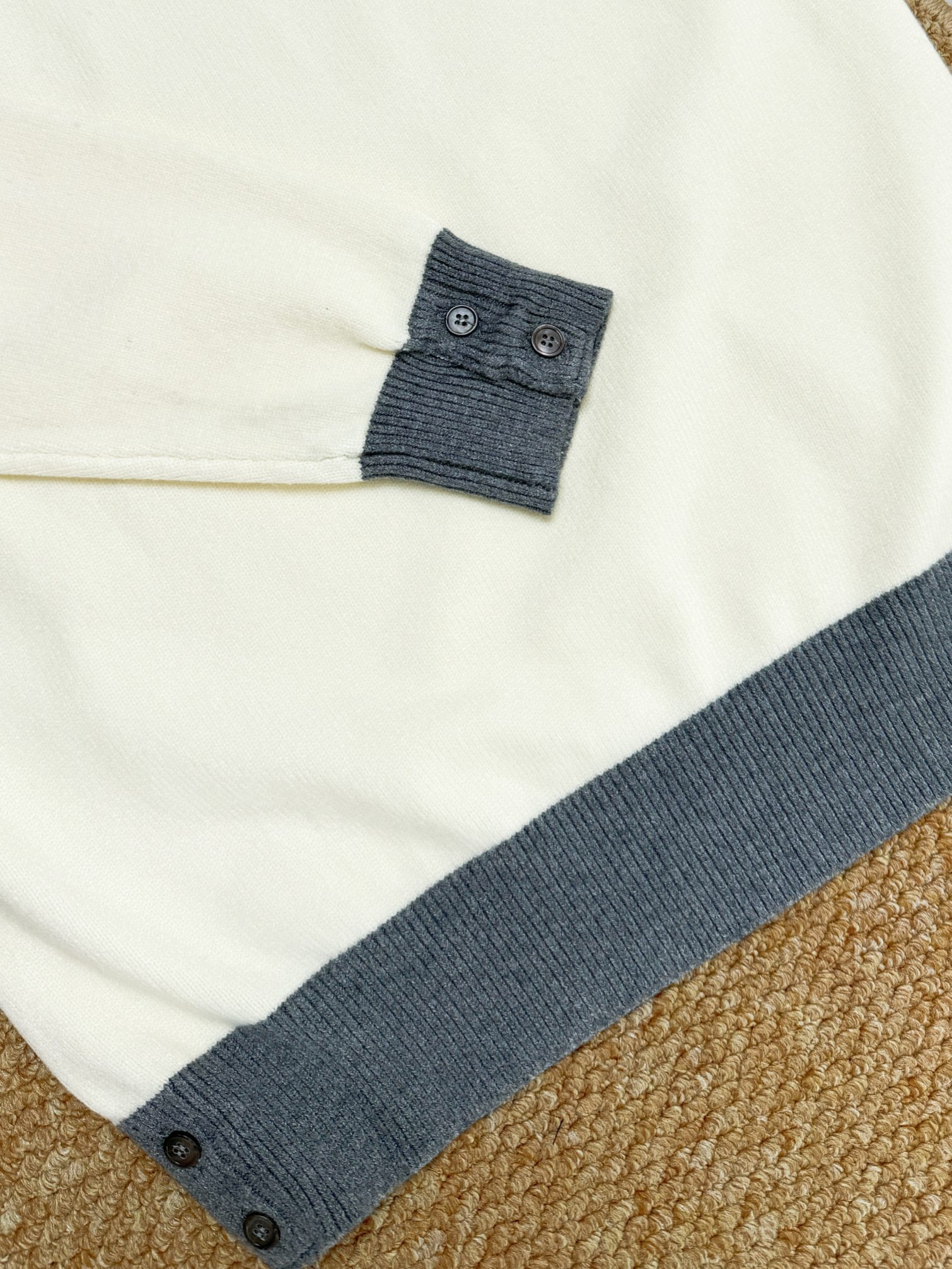 Thom Browne 톰브라운 울 블렌드 버튼 디테일 크루넥 니트 15