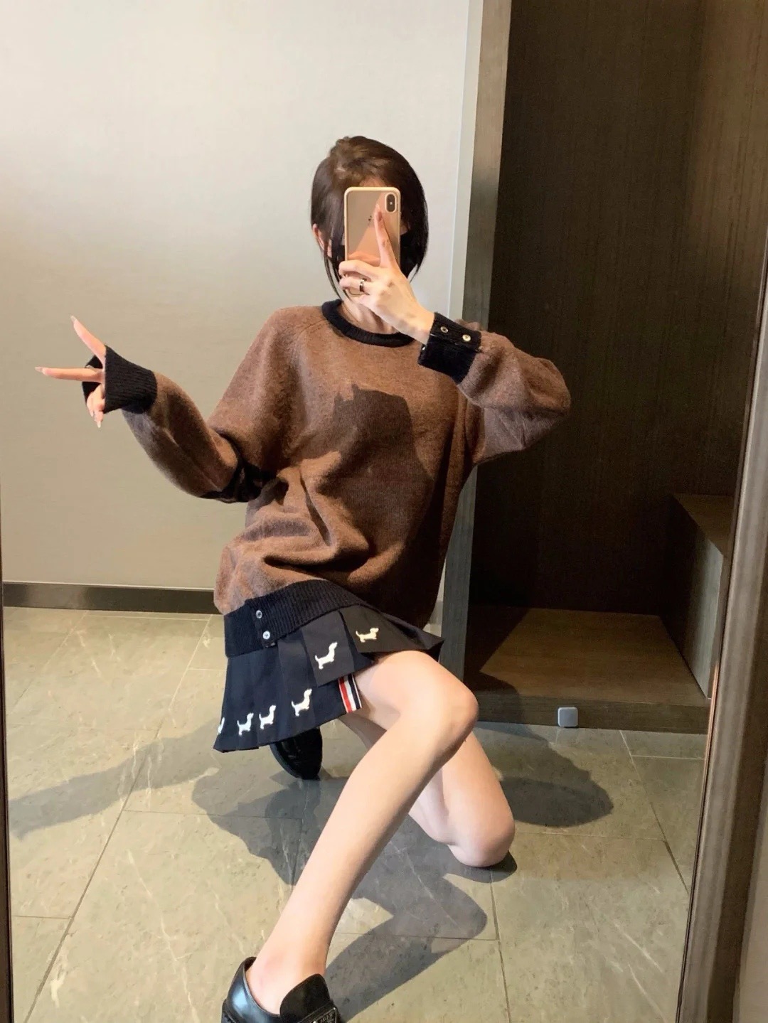 Thom Browne 톰브라운 울 블렌드 버튼 디테일 크루넥 니트 2