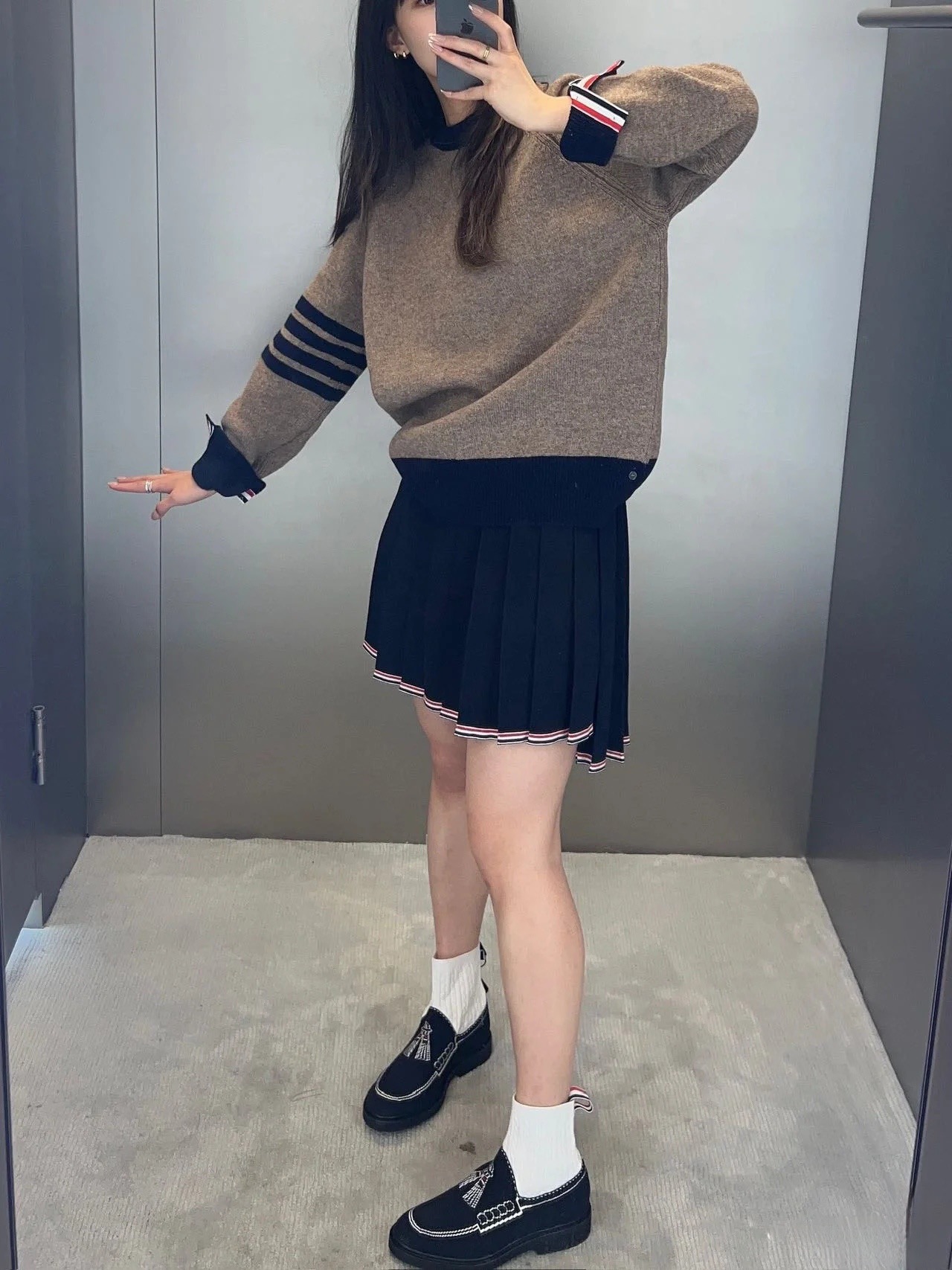 Thom Browne 톰브라운 울 블렌드 버튼 디테일 크루넥 니트 9