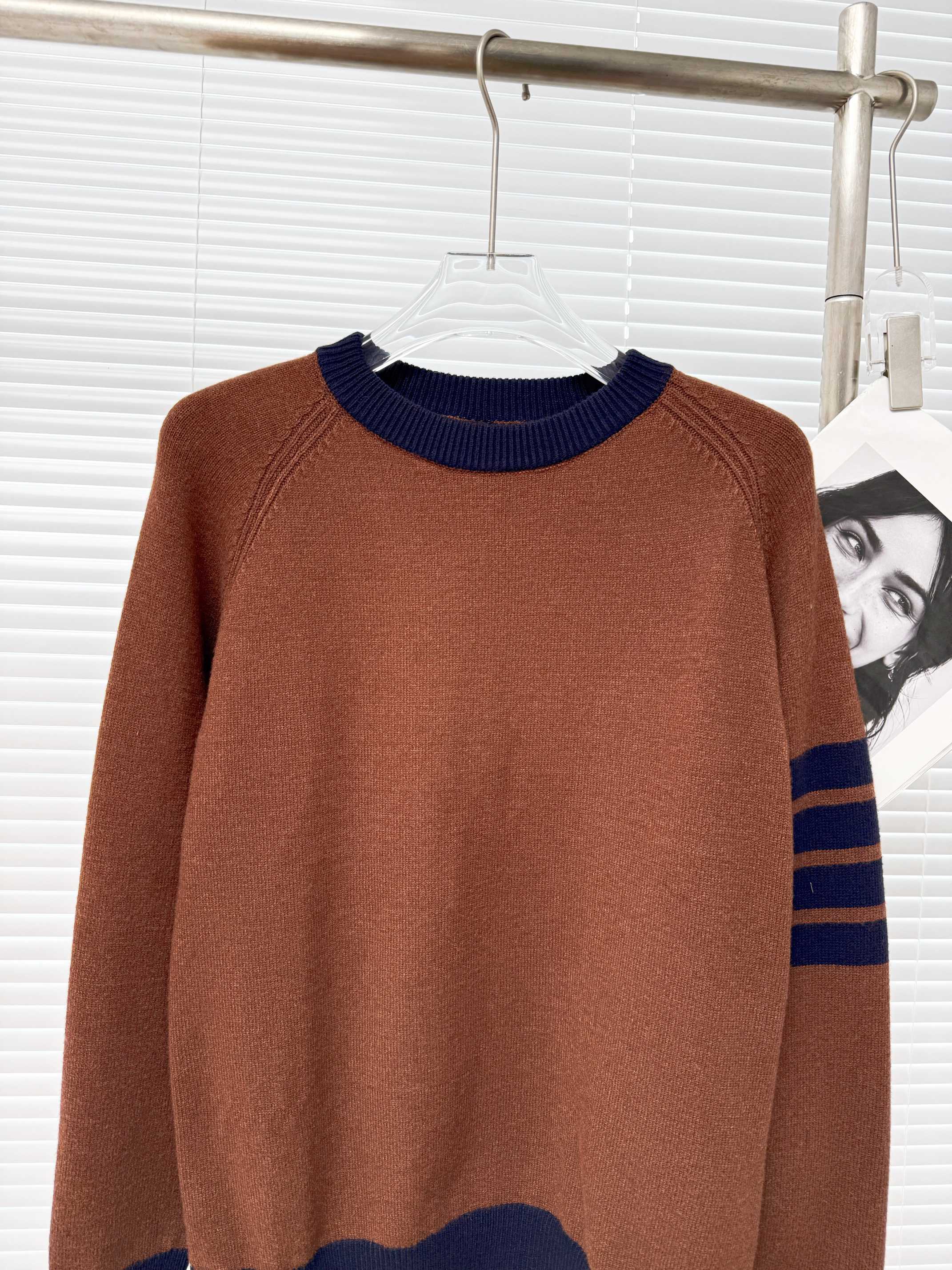 Thom Browne 톰브라운 울 블렌드 버튼 디테일 크루넥 니트 12