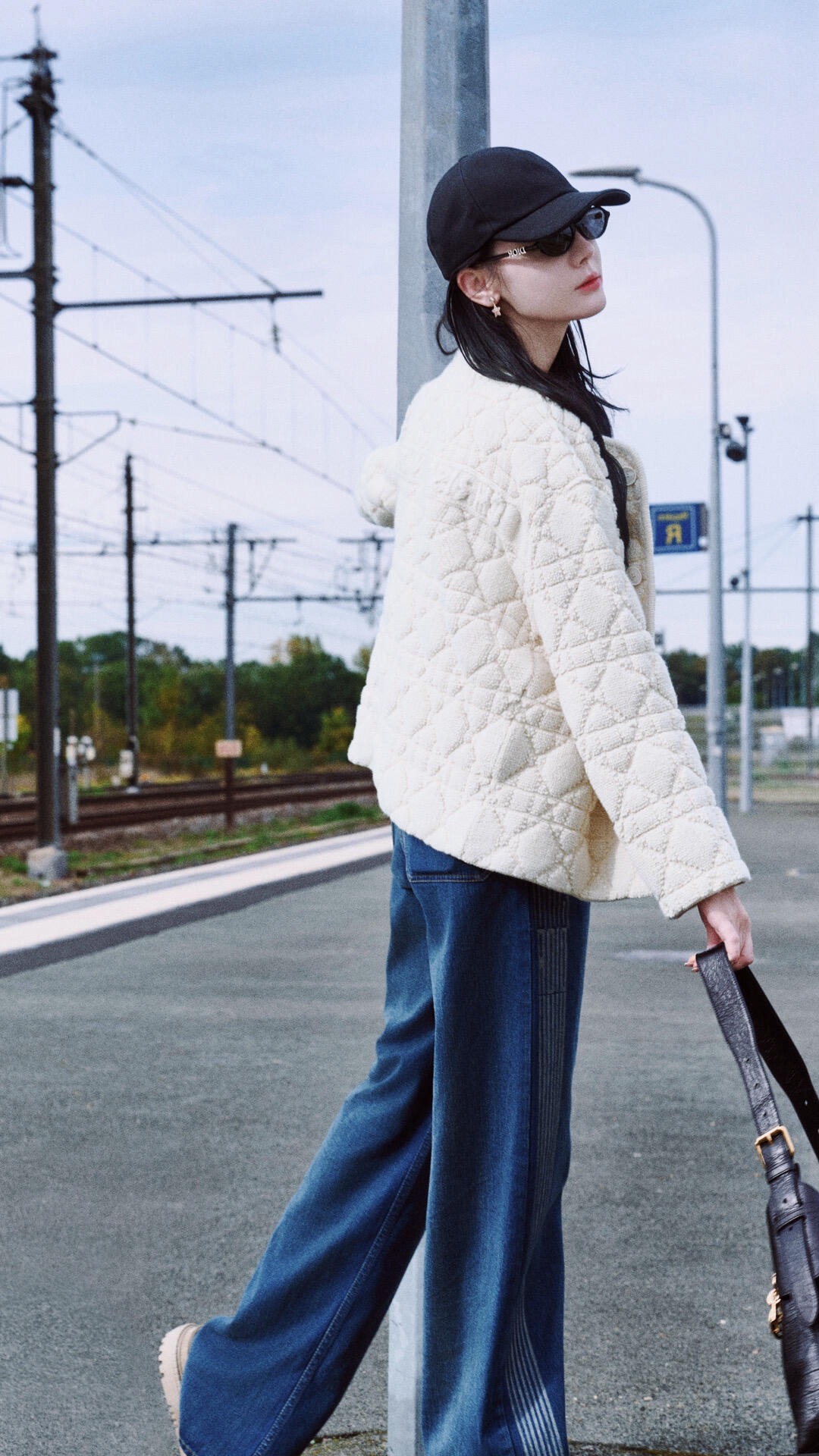 Dior 디올 퀼팅 퍼 라운드넥 가디건 4