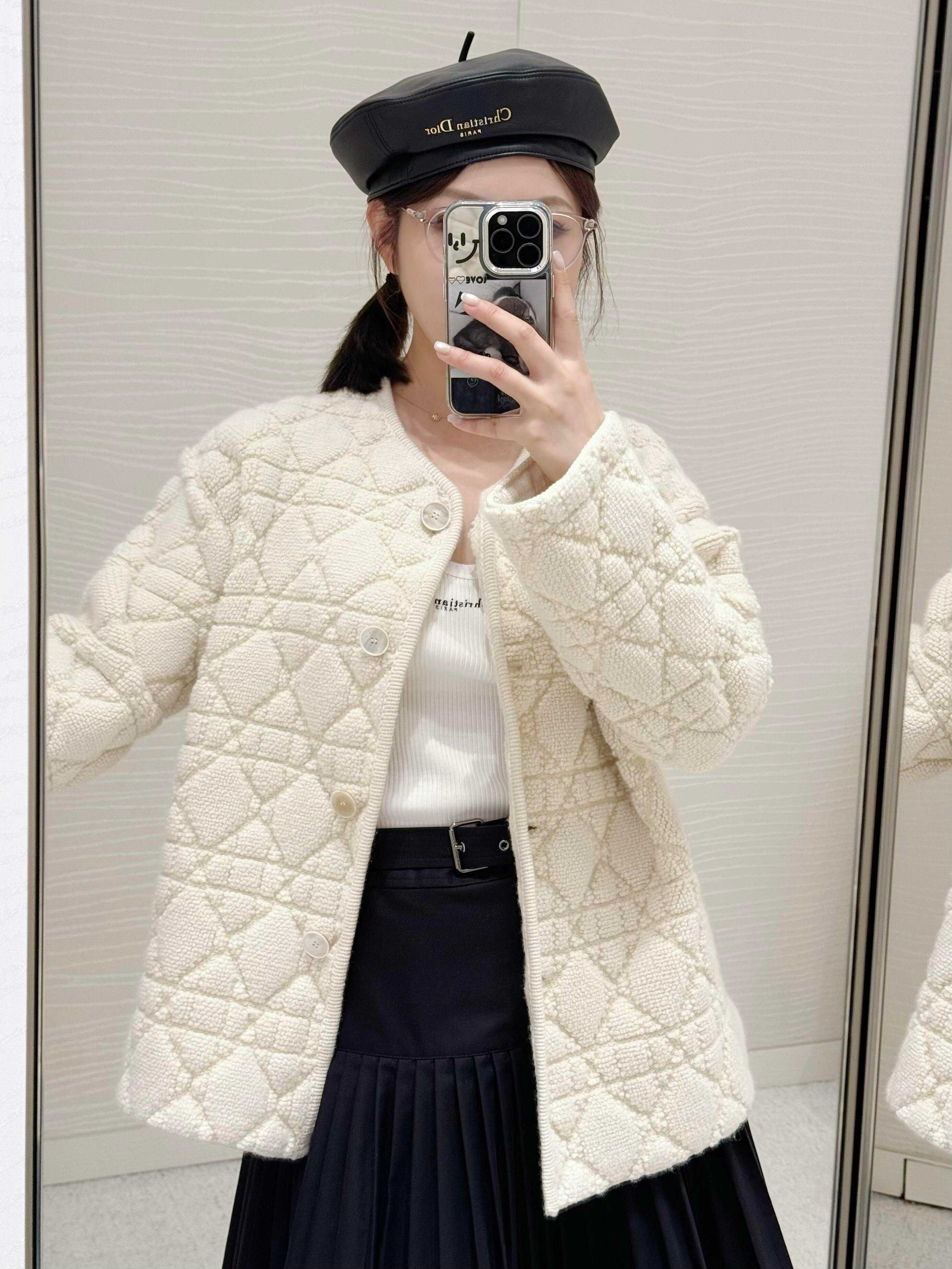 Dior 디올 퀼팅 퍼 라운드넥 가디건 10