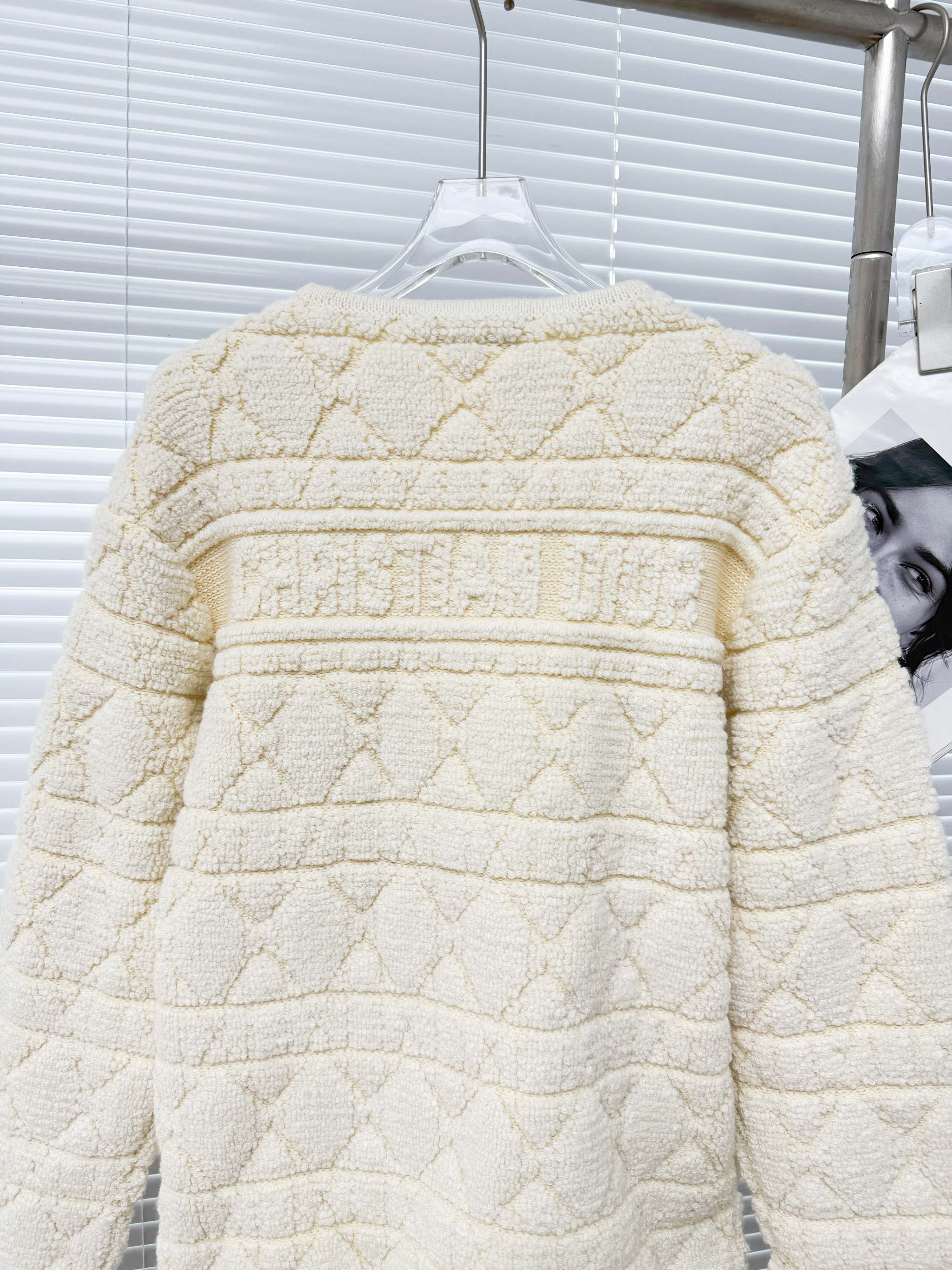 Dior 디올 퀼팅 퍼 라운드넥 가디건 15