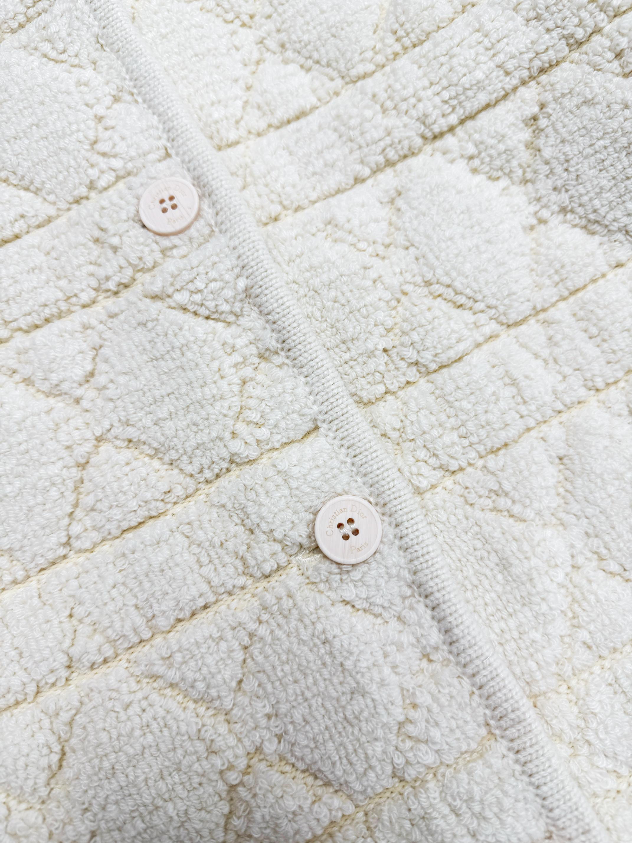 Dior 디올 퀼팅 퍼 라운드넥 가디건 18