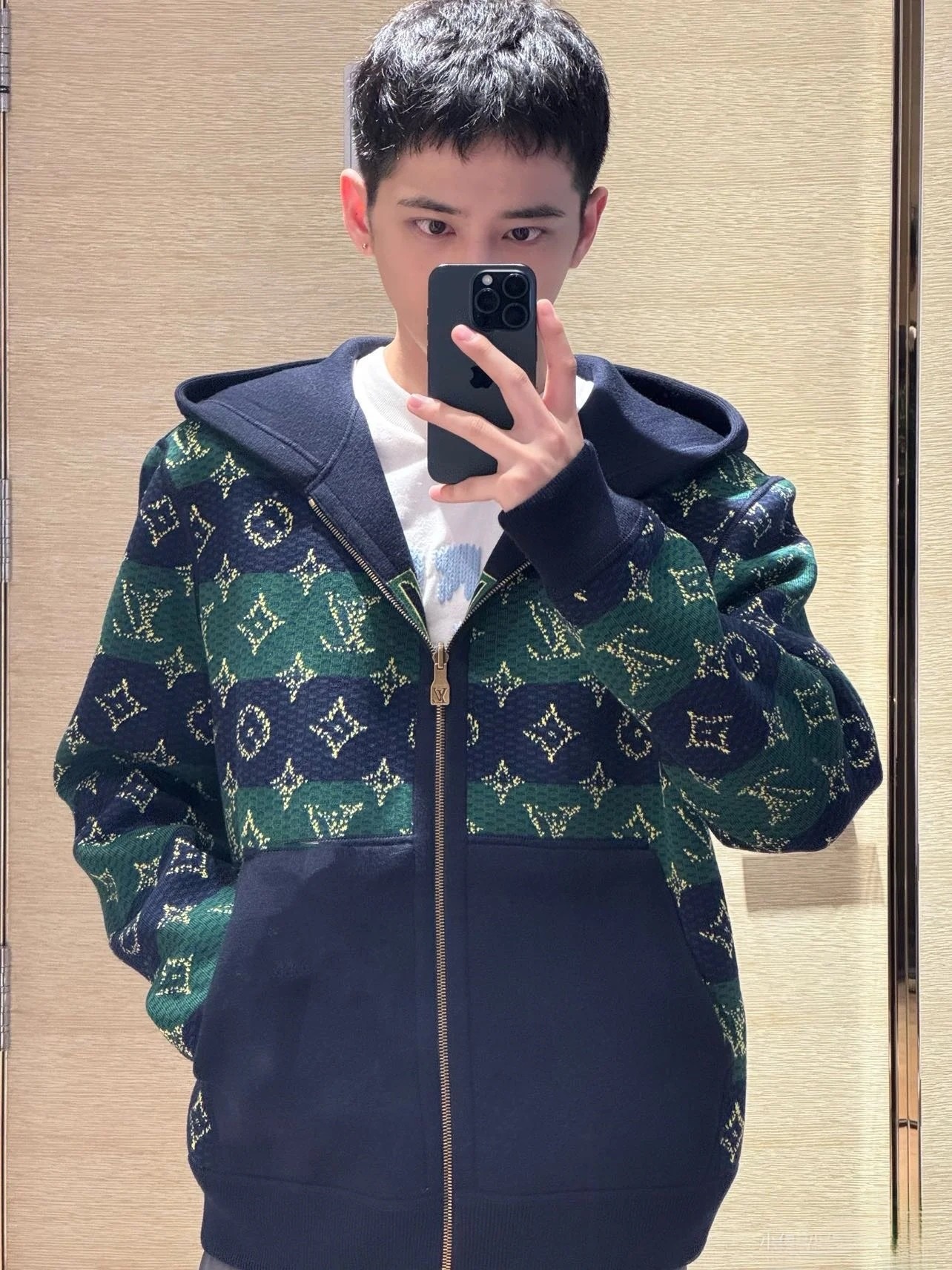 LOUIS VUITTON 루이비통 Monogram Heritage 양면 후드 니트 8