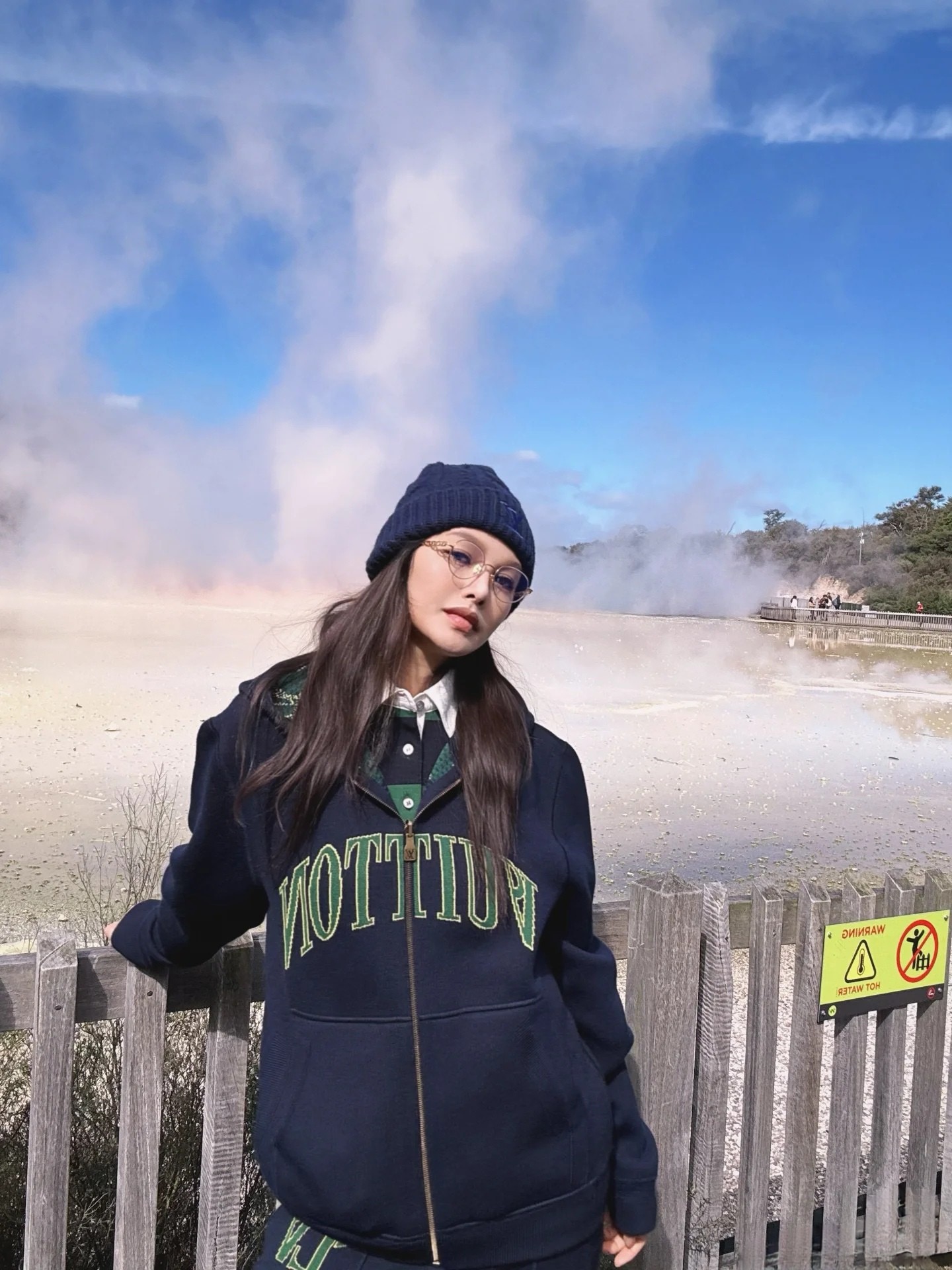 LOUIS VUITTON 루이비통 Monogram Heritage 양면 후드 니트 9