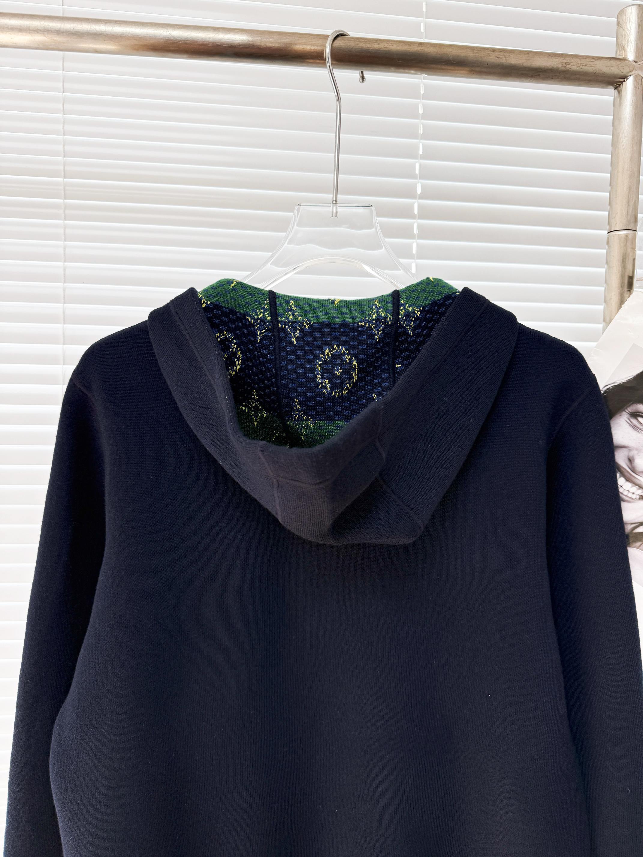 LOUIS VUITTON 루이비통 Monogram Heritage 양면 후드 니트 19