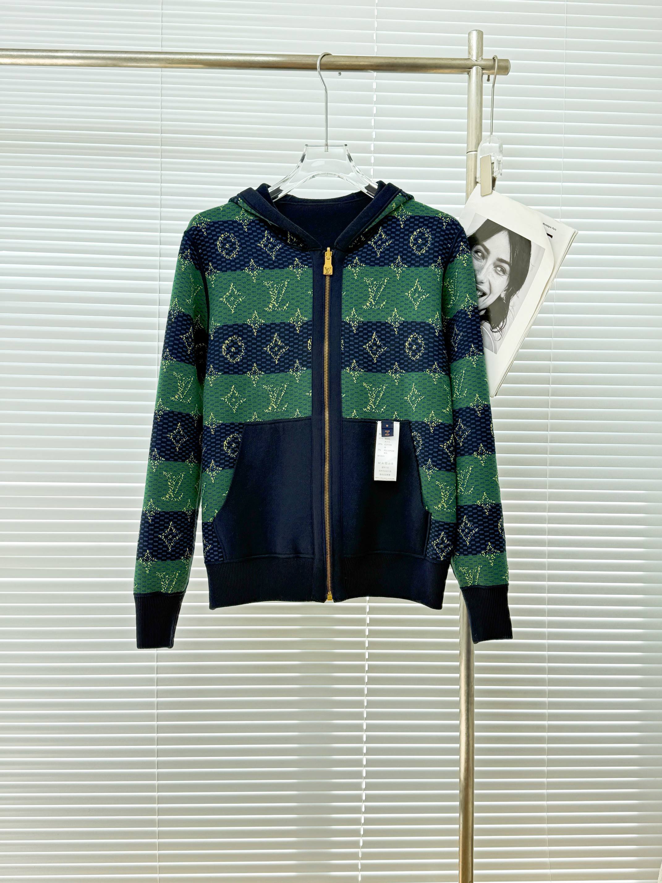 LOUIS VUITTON 루이비통 Monogram Heritage 양면 후드 니트 24