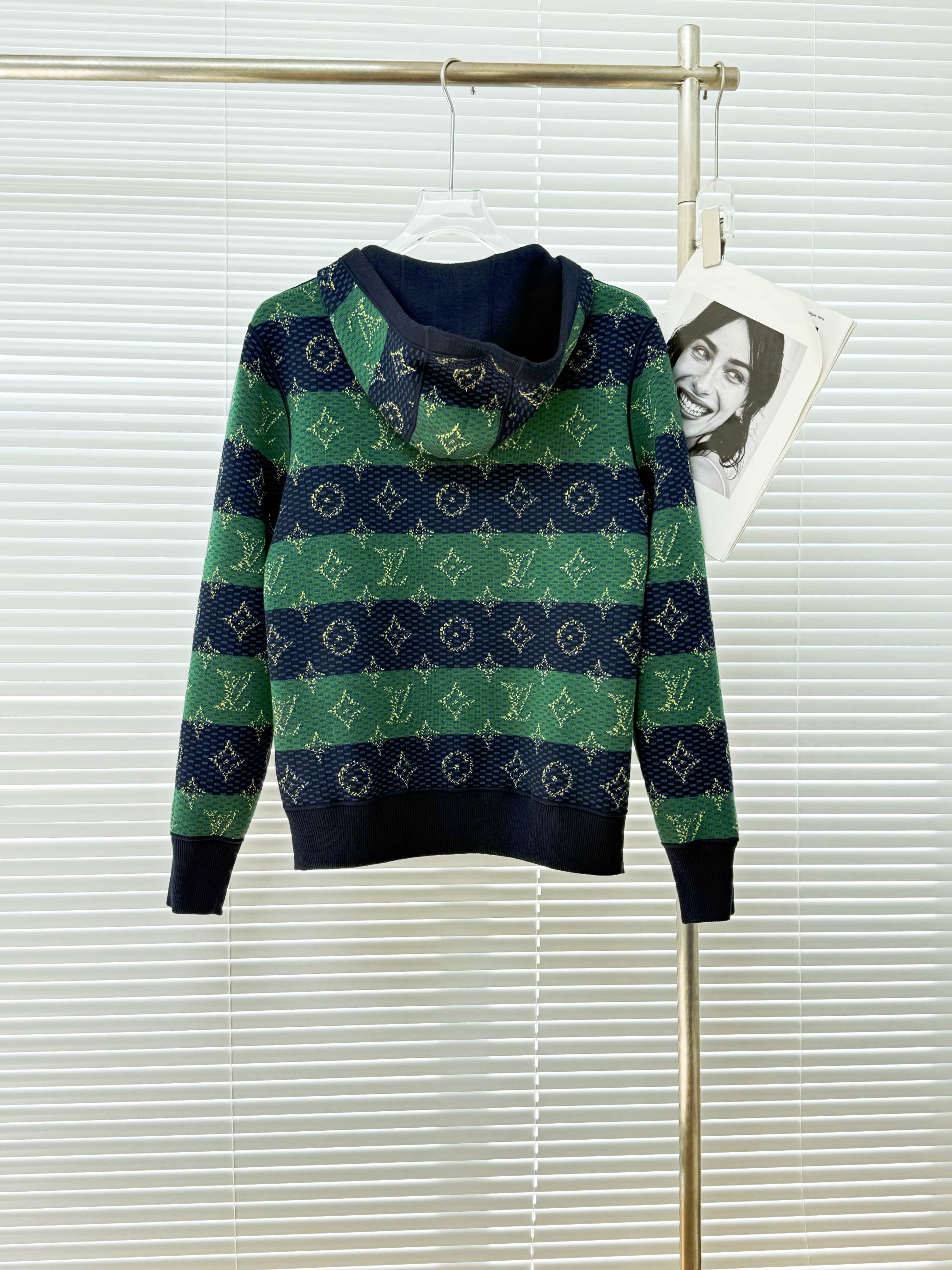 LOUIS VUITTON 루이비통 Monogram Heritage 양면 후드 니트 25