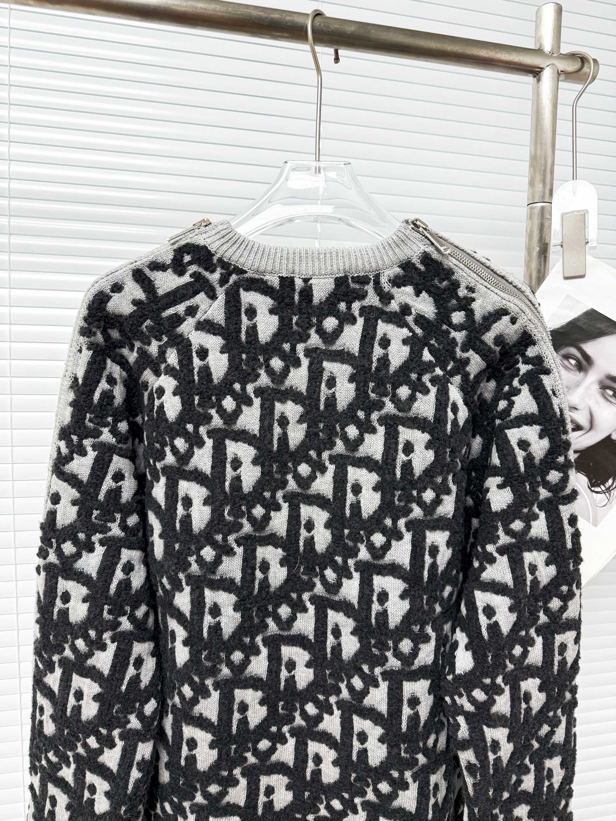 Dior 디올 양모 혼방 자카드 니트 스웨터 13