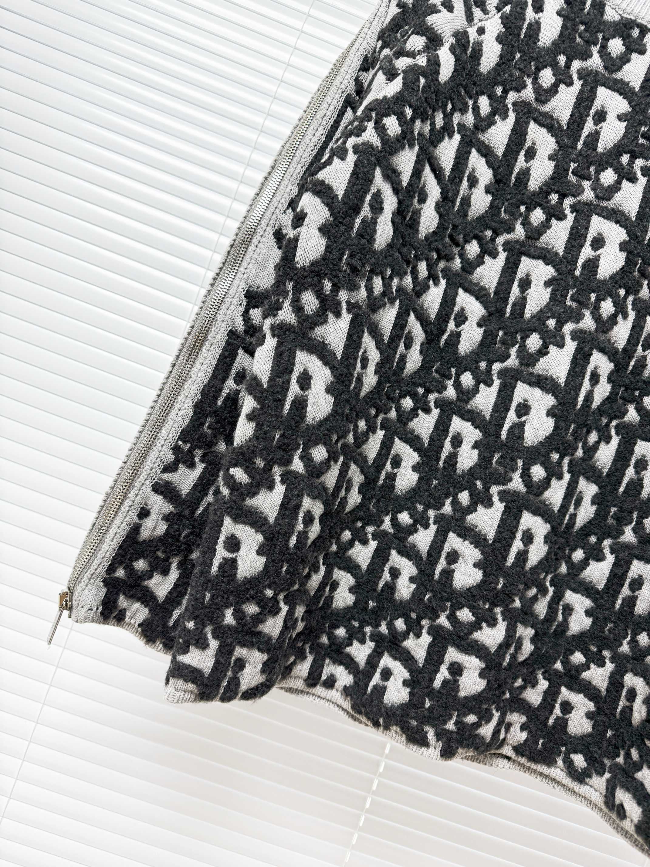 Dior 디올 양모 혼방 자카드 니트 스웨터 14