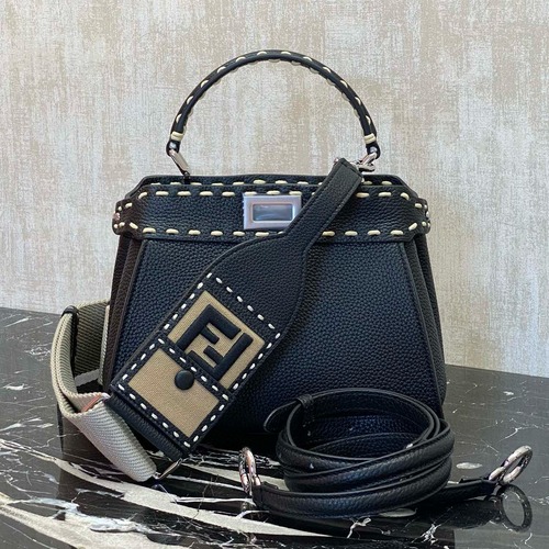 FENDI 펜디 피카부 아이씨유 스몰 블랙 스티치 토트백 23CM
