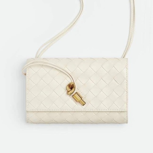 BOTTEGA VENETA 보테가베네타 안디아모 인트레치아토 레더 크로스바디 백 19CM