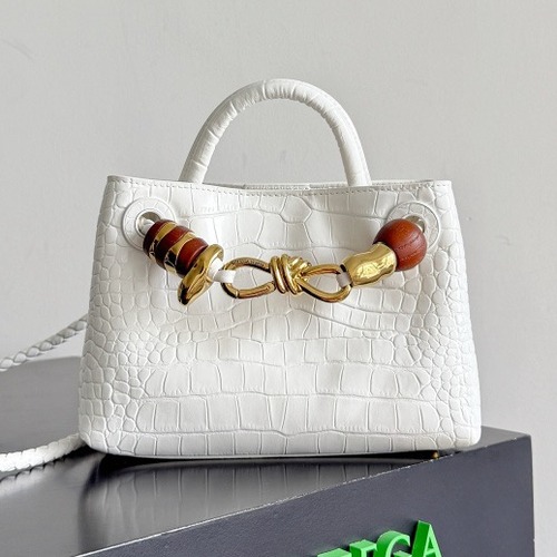 BOTTEGA VENETA 보테가베네타 미니 안디아모 악어가죽 크로스바디 백 22CM