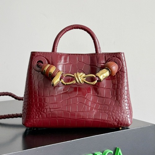 BOTTEGA VENETA 보테가베네타 미니 안디아모 악어가죽 크로스바디 백 22CM