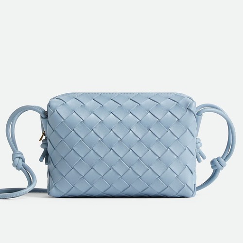BOTTEGA VENETA 보테가베네타 인트레치아토 루프 카메라백 라이트블루 17CM