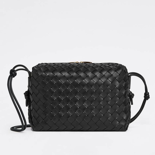 BOTTEGA VENETA 보테가베네타 인트레치아토 레더 크로스바디 백 22CM