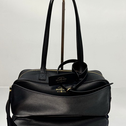 Balenciaga Carrie Bowling Small Bag 발렌시아가 캐리 볼링 스몰백 블랙 골드하드웨어 (8329201180) 33cm
