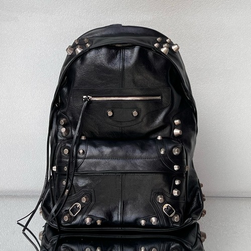 Balenciaga Le Cagole 발렌시아가 르 카골 스터드 레더 백팩 35CM