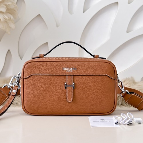 Hermes 에르메스 남성 토고 레더 크로스바디 브라운 가죽 24CM