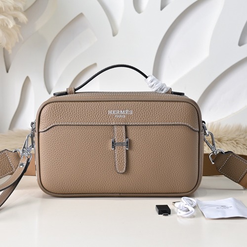 Hermes 에르메스 남성 토고 레더 크로스바디 클러치백 24CM