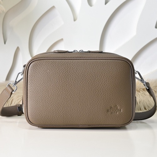 Hermes 에르메스 남성 소가죽 크로스바디 숄더백 24CM