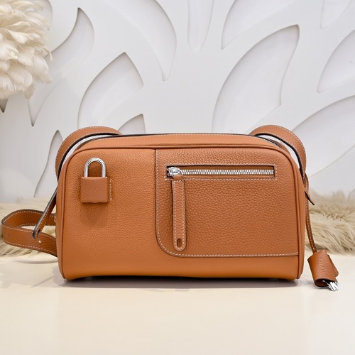 Hermes 에르메스 남성 소가죽 크로스바디 숄더백 28CM