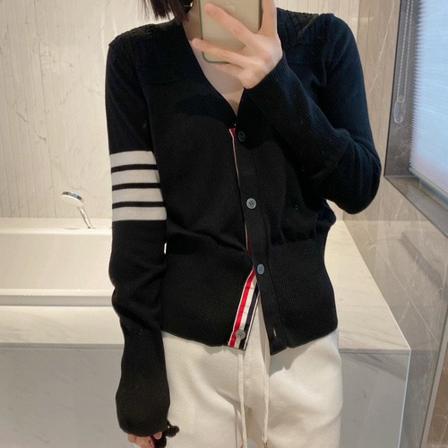Thom Browne 톰브라운 사선 완장 V넥 울 가디건