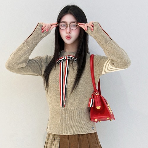 Thom Browne 톰브라운 사선 스트라이프 리본 라운드넥 니트 스웨터