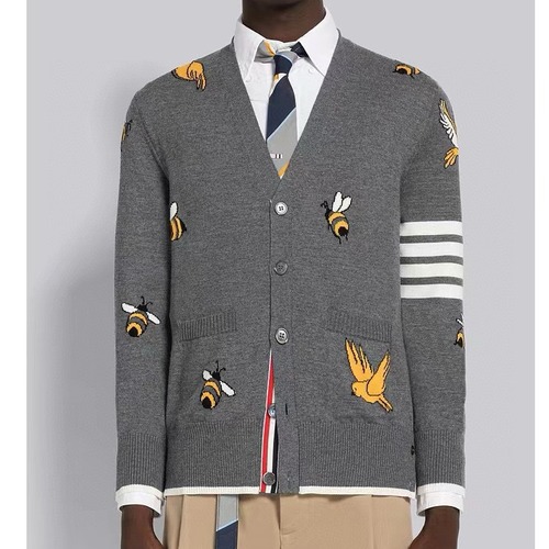 Thom Browne 톰브라운 TB23 FW 벌 자수 가디건 니트