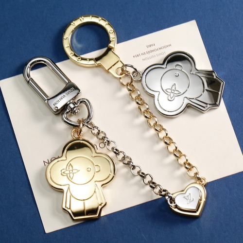 Louis Vuitton 루이비통 플라워 하트 참 키링 브레이슬릿
