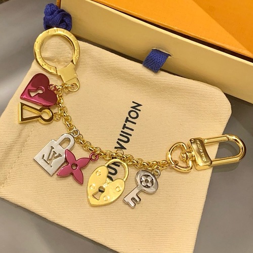 Louis Vuitton 루이비통 러브 락 참 키홀더 브레이슬릿