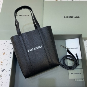 Balenciaga 발렌시아가 2025 에브리데이 토트백 / / 32CM