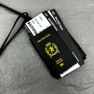 Balenciaga 발렌시아가 2024 여권지갑 20CM