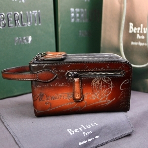 Berluti 벨루티 2022 MEN'S 트리와 스크리토 클러치백 20CM