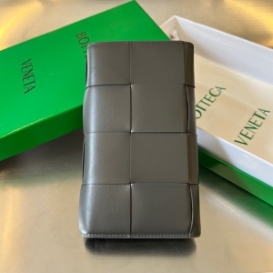 Bottega Veneta 보테가 베네타 2023 장지갑 18cm (2색)