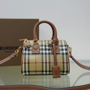 Burberry 버버리 2023 미니 체크 볼링백 18.5CM