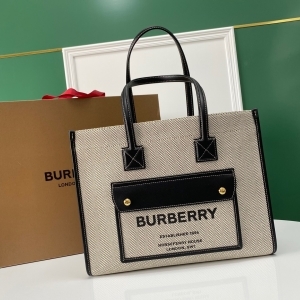 Burberry 버버리 2023 스몰 프레야 토트백 33CM