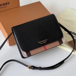 Burberry 버버리 2023 하우스 체크 크로스백 19CM