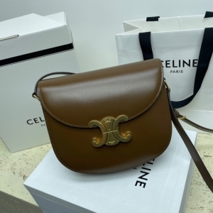 CELINE 셀린느 2023 트리옹프 틴 베사체 110413 18.5CM