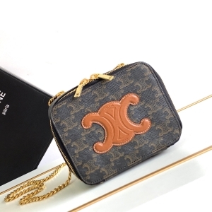 Celine 셀린느 2023 퀴르 트리옹프 체인 박스 10L052 16CM