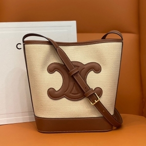 Celine 셀린느 2023 퀴르 트리오페 버킷백 198243 30CM