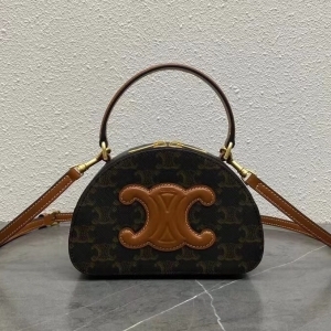 Celine 셀린느 2023 퀴르 트리옹프 하프 문 케이스 17.5CM