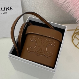 Celine 셀린느 2024 트리오페 박스백 11CM