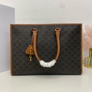 Celine 셀린느 2024 트리옹프 호리즌탈 카바스 토트백 43CM