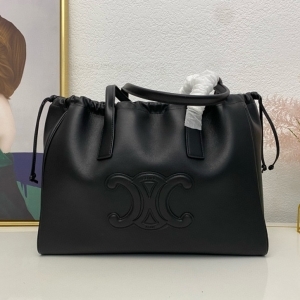 Celine 셀린느 2024 트리옹프 드로우스트링 카바스백 44CM
