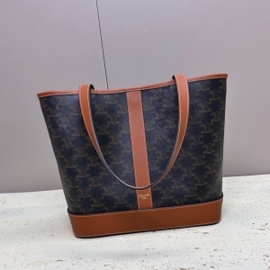 Celine 셀린느 2024 트리옹프 카바스 숄더백 / 31.5CM